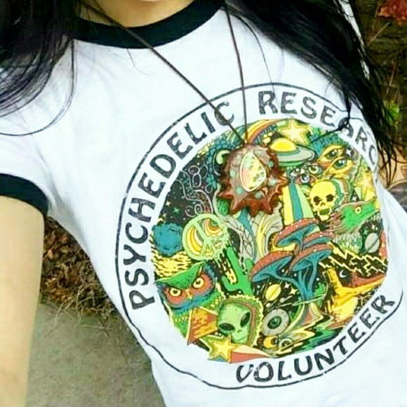 Tops - Psychedelics Tee! pastel boho festival psychadelic